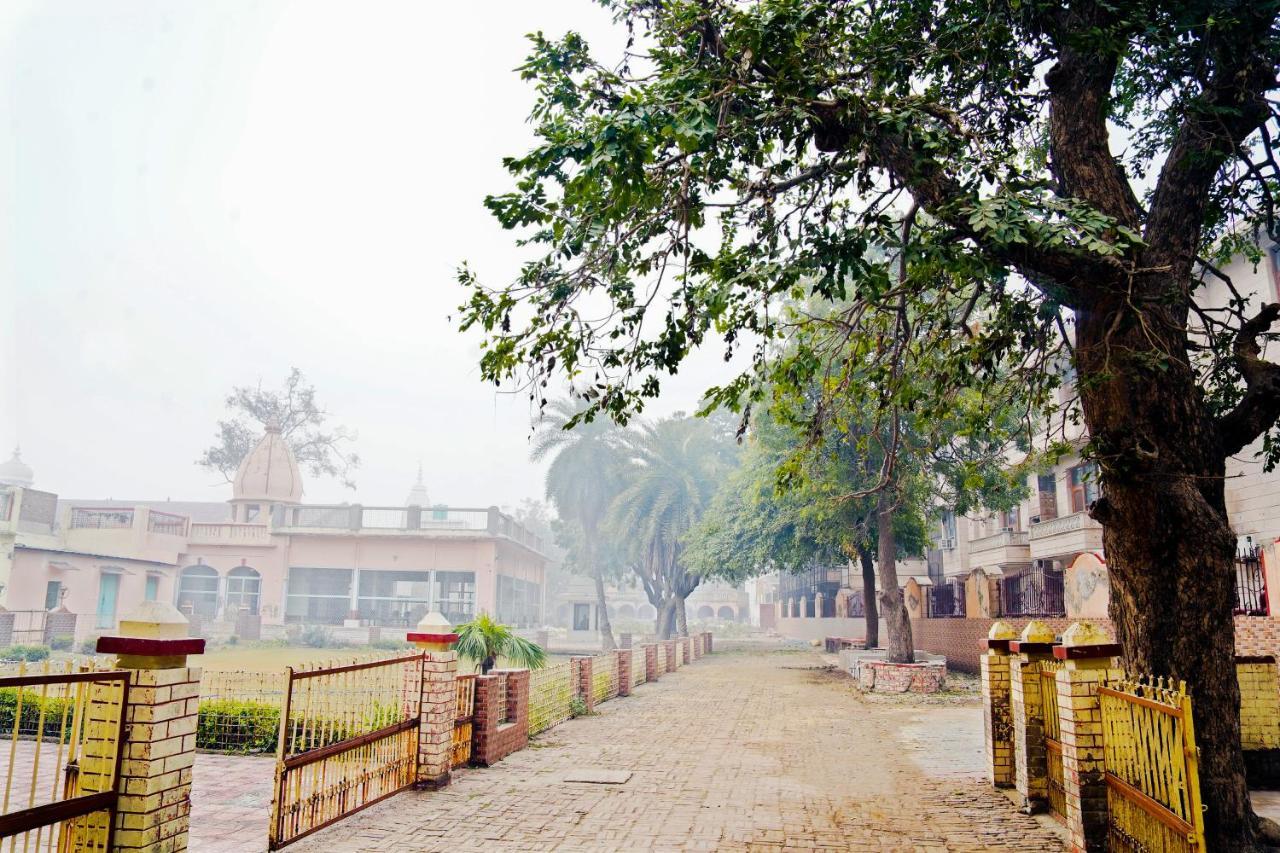Hotel Shree Krishna Bhakti Ashram Vrindāvan Esterno foto